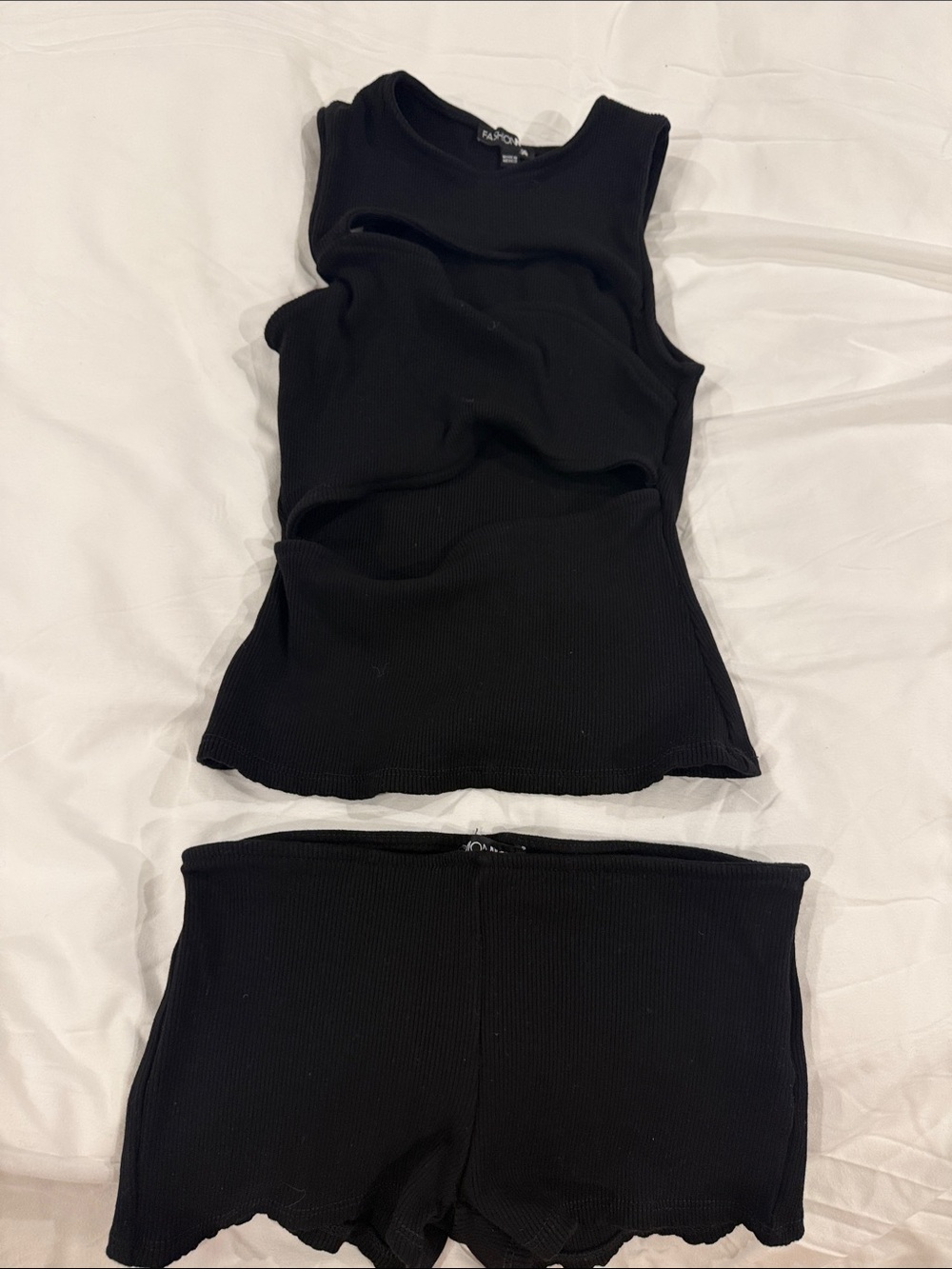 Fashion Nova Shorts Set - Picture 2 of 3